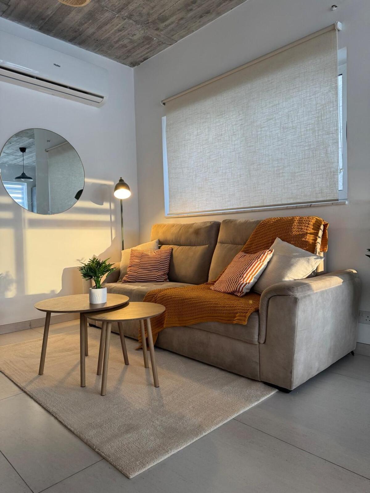 The Fifth Penthouse - 3 Large Bedrooms Apartment *