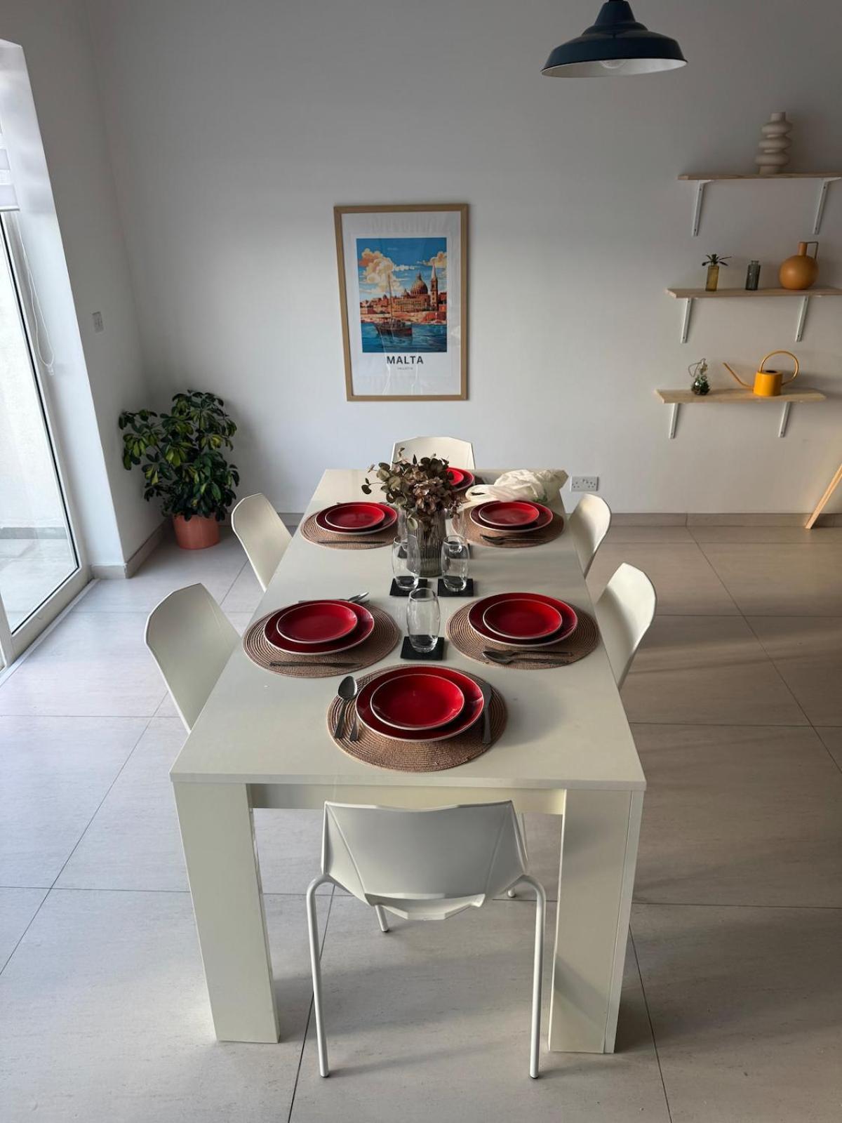 The Fifth Penthouse - 3 Large Bedrooms Apartment
